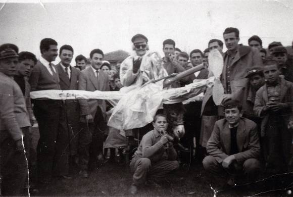 Έτος 1959, Ο γάϊδαρος... αεροπλάνο, αυτοσχέδιο καρναβάλι Ιερισσού